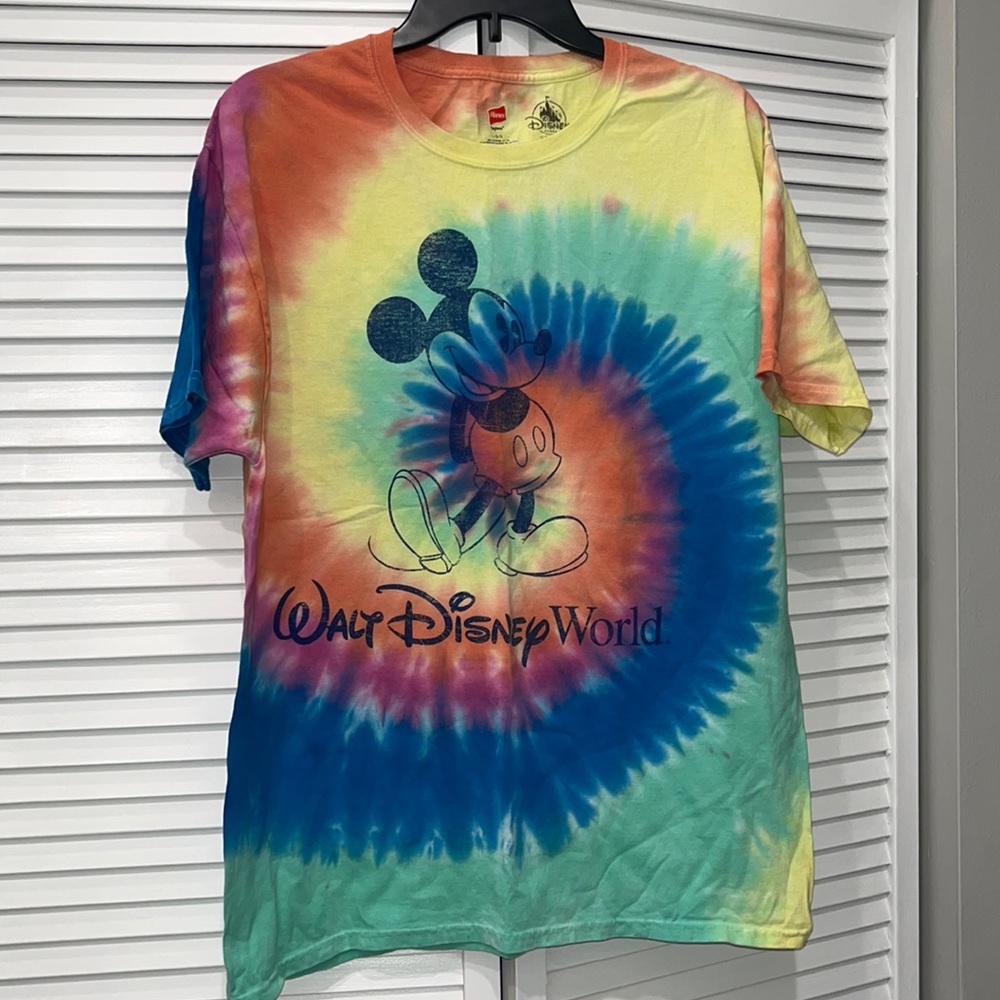 Disney mens t-shirt- Large